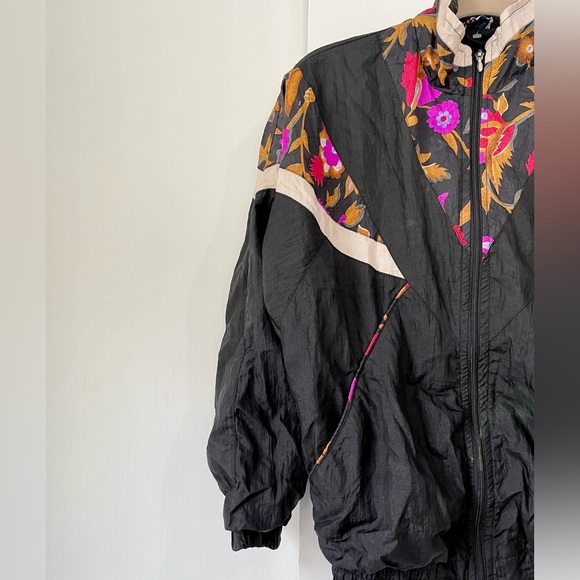 Bold Spirit Black Windbreaker - Picture 2 of 8